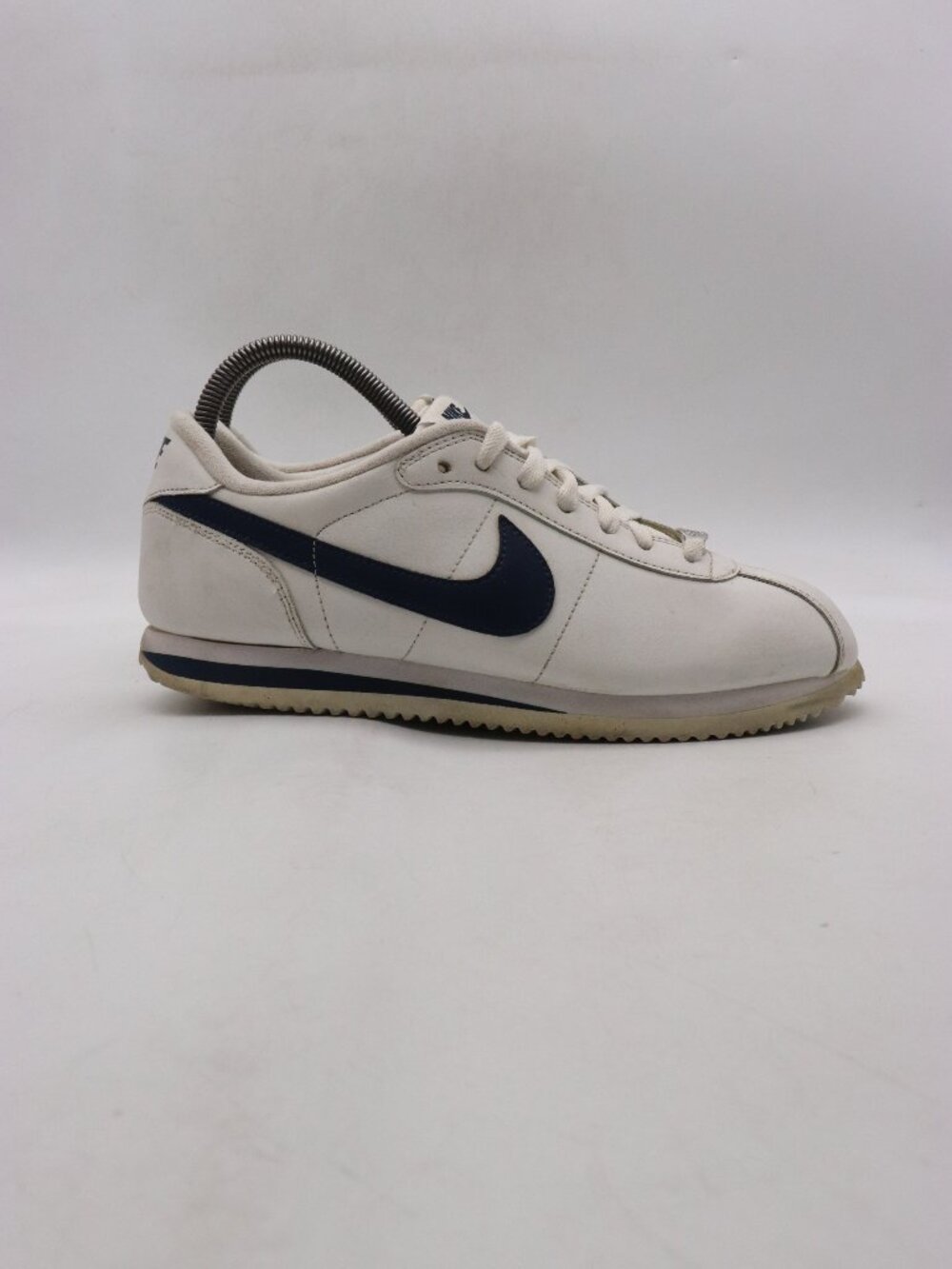 Nike Cortez Men's Size 7.5 White Navy Leather ‘06 Basic Retro Athletic Sneakers